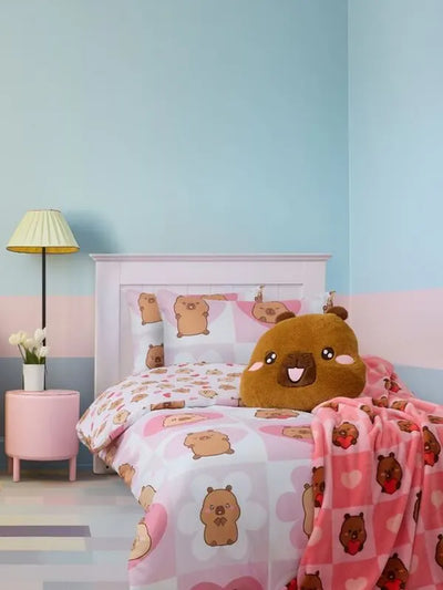 CapyFun capybara bedding set in a kids bedroom